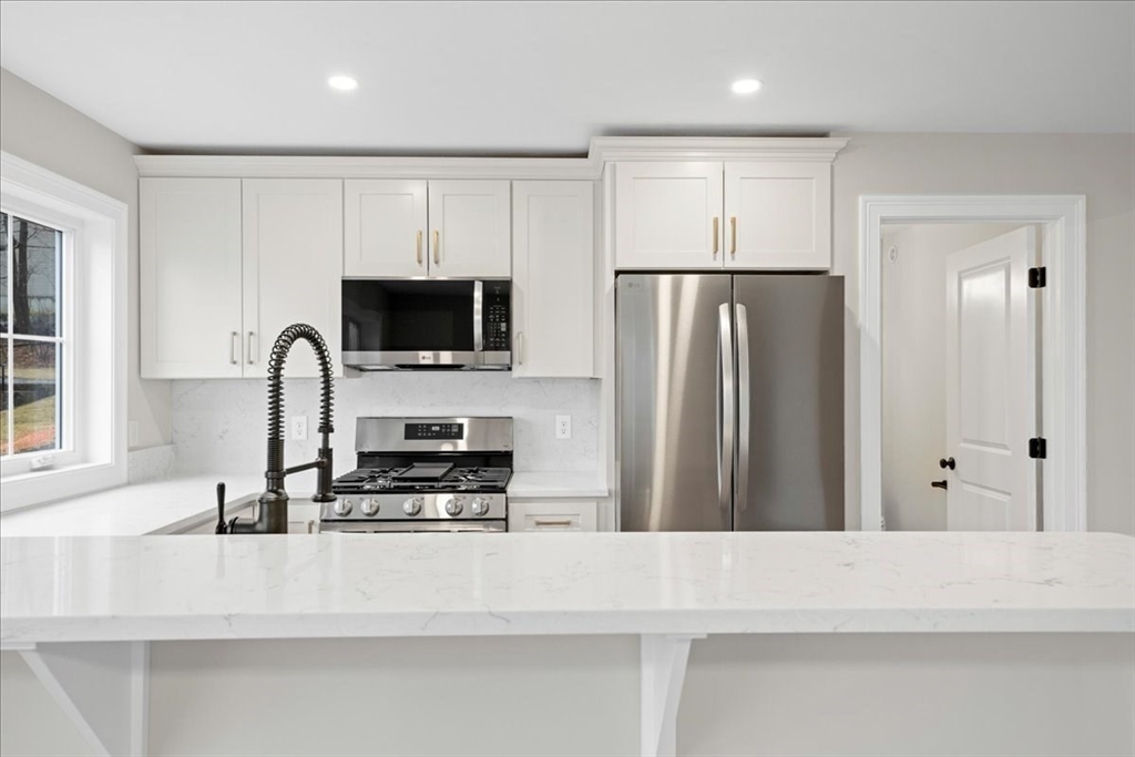 3 bed, 2 bath apartment for rent at 33 Third St Unit 0, Worcester — photo 4 of 31
