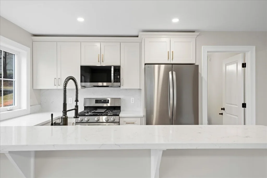 3 bed, 2 bath apartment for rent at 33 Third Unit 33, Worcester — photo 5 of 38