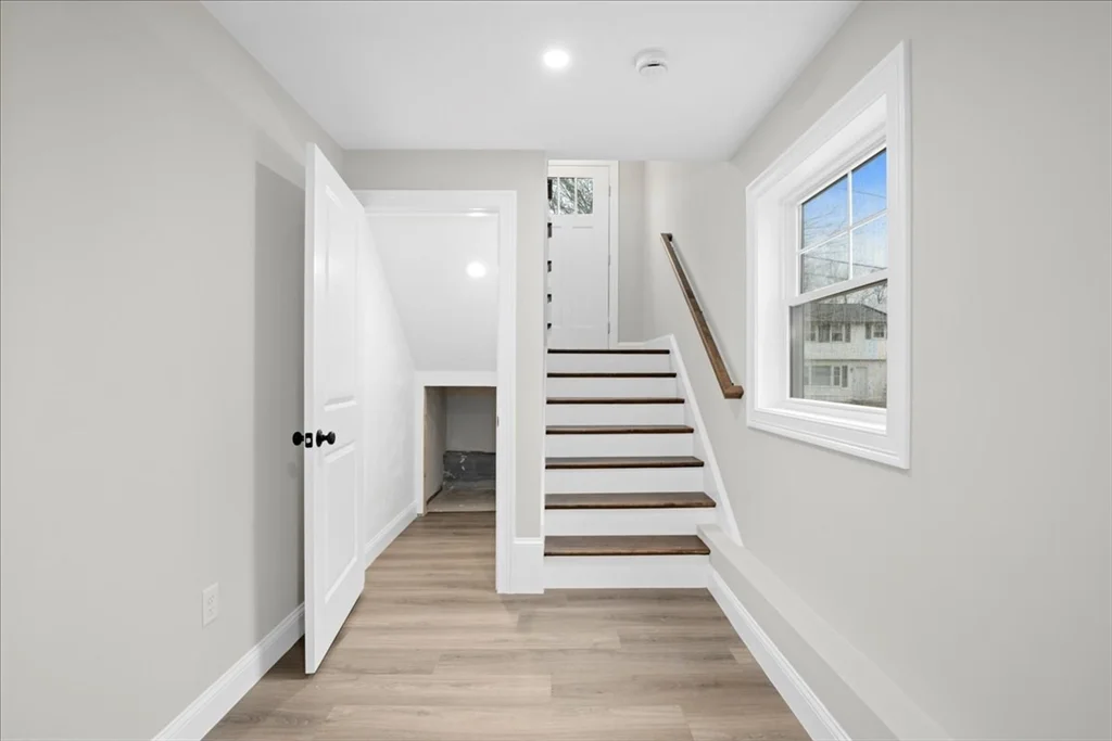 3 bed, 2 bath apartment for rent at 33 Third Unit 33, Worcester — photo 30 of 38
