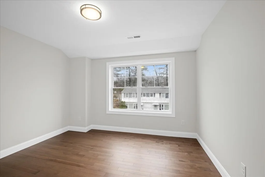 3 bed, 2 bath apartment for rent at 33 Third Unit 33, Worcester — photo 20 of 38
