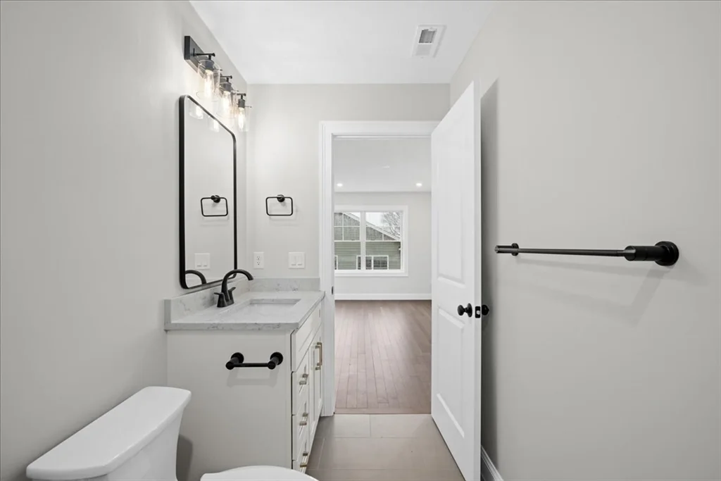 3 bed, 2 bath apartment for rent at 33 Third Unit 33, Worcester — photo 18 of 38