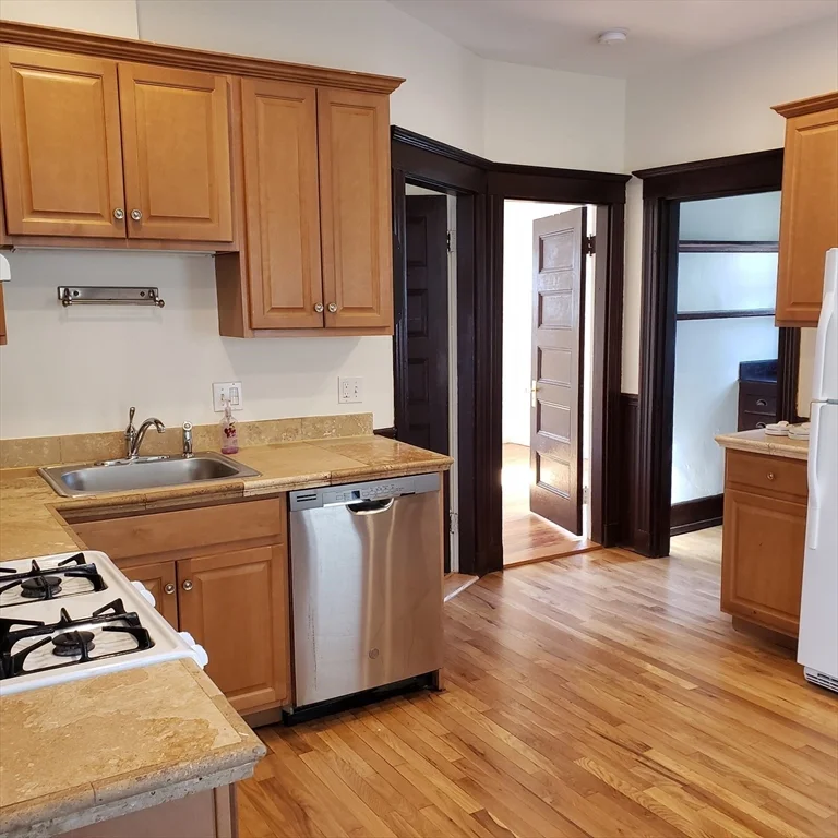 3 bed, 1 bath apartment for rent at 33 Tower St Unit 1, Jamaica Plain — photo 13 of 26