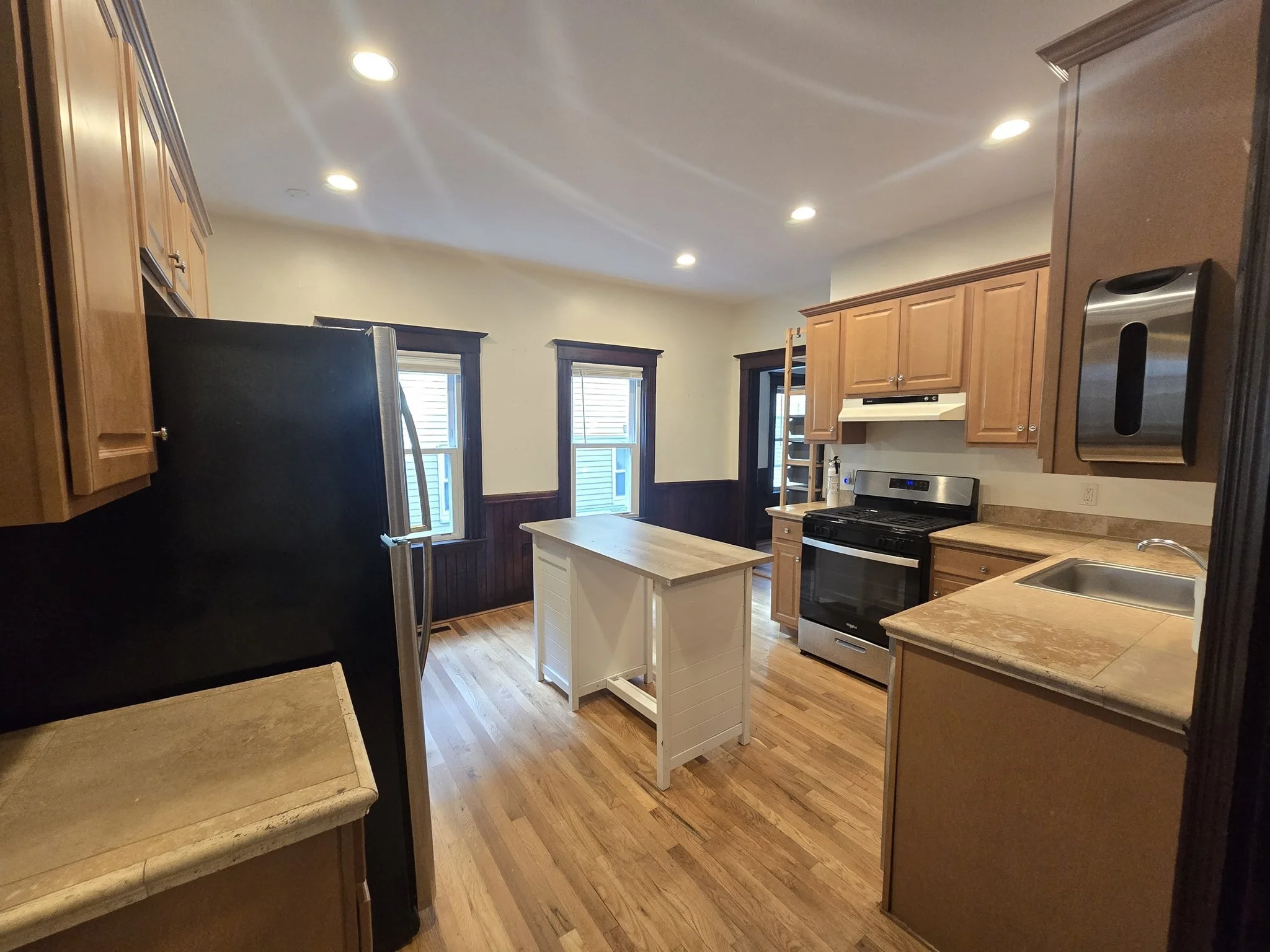 3 bed, 1 bath apartment for rent at 33 Tower St Unit 1, Jamaica Plain — photo 3 of 38