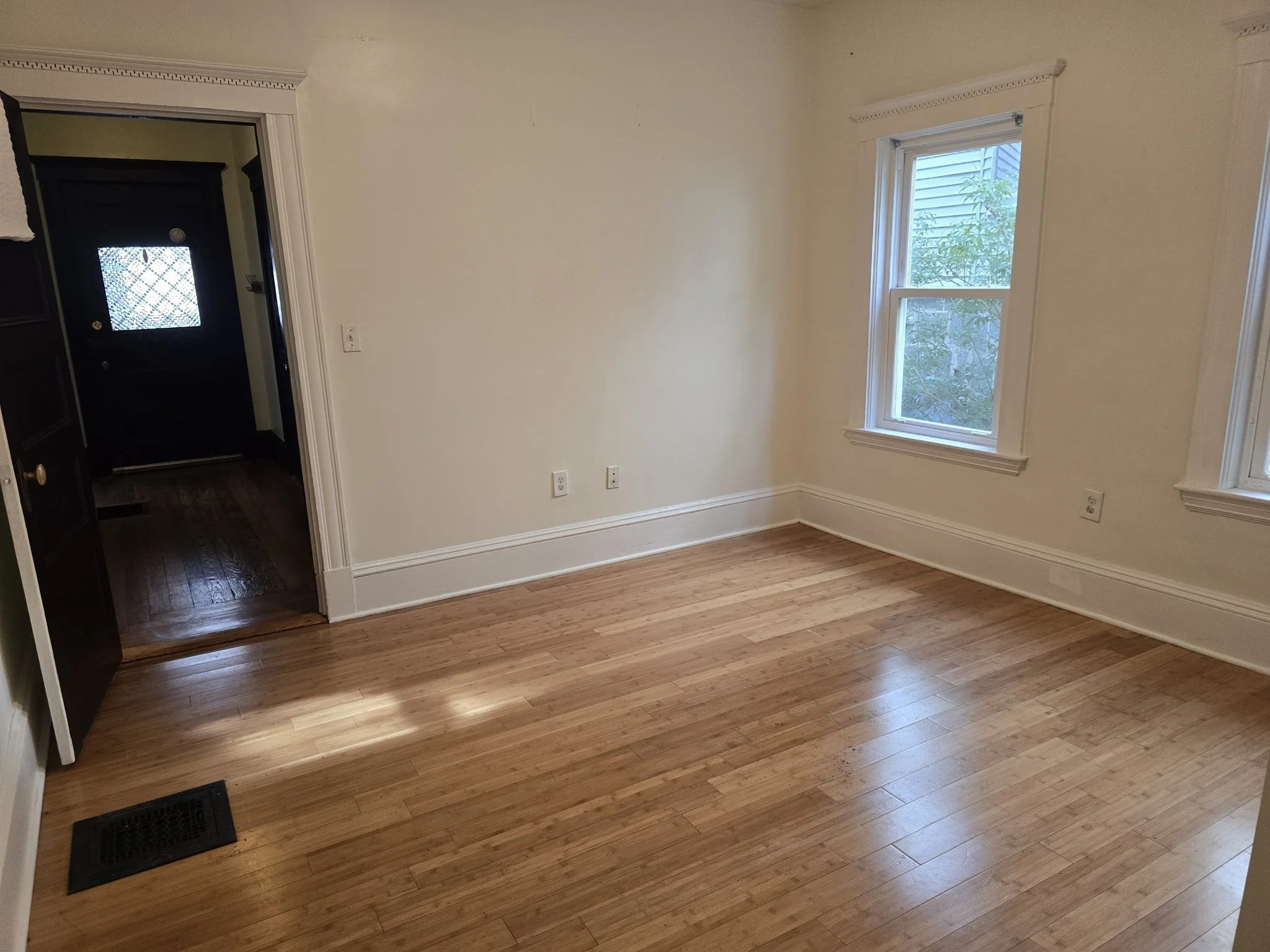 3 bed, 1 bath apartment for rent at 33 Tower St Unit 1, Jamaica Plain — photo 16 of 38