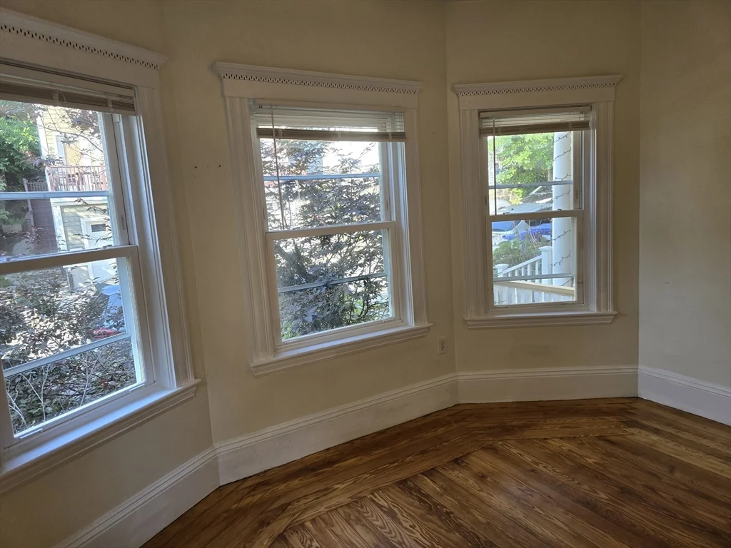 3 bed, 1 bath apartment for rent at 33 Tower St Unit 1, Jamaica Plain — photo 6 of 26
