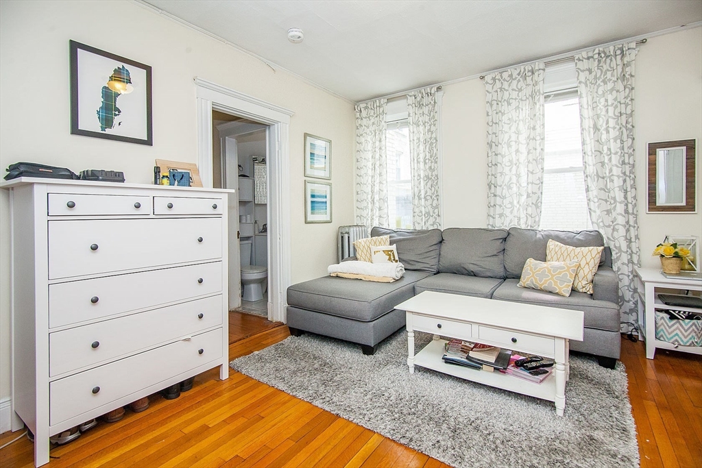 1 bed, 1 bath apartment for rent at 33 Walbridge St Unit 3, Allston — photo 3 of 20
