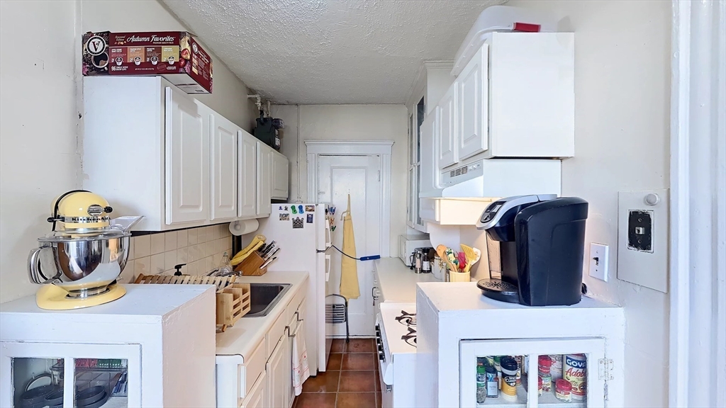 1 bed, 1 bath apartment for rent at 33 Walbridge St Unit 3, Allston — photo 5 of 20
