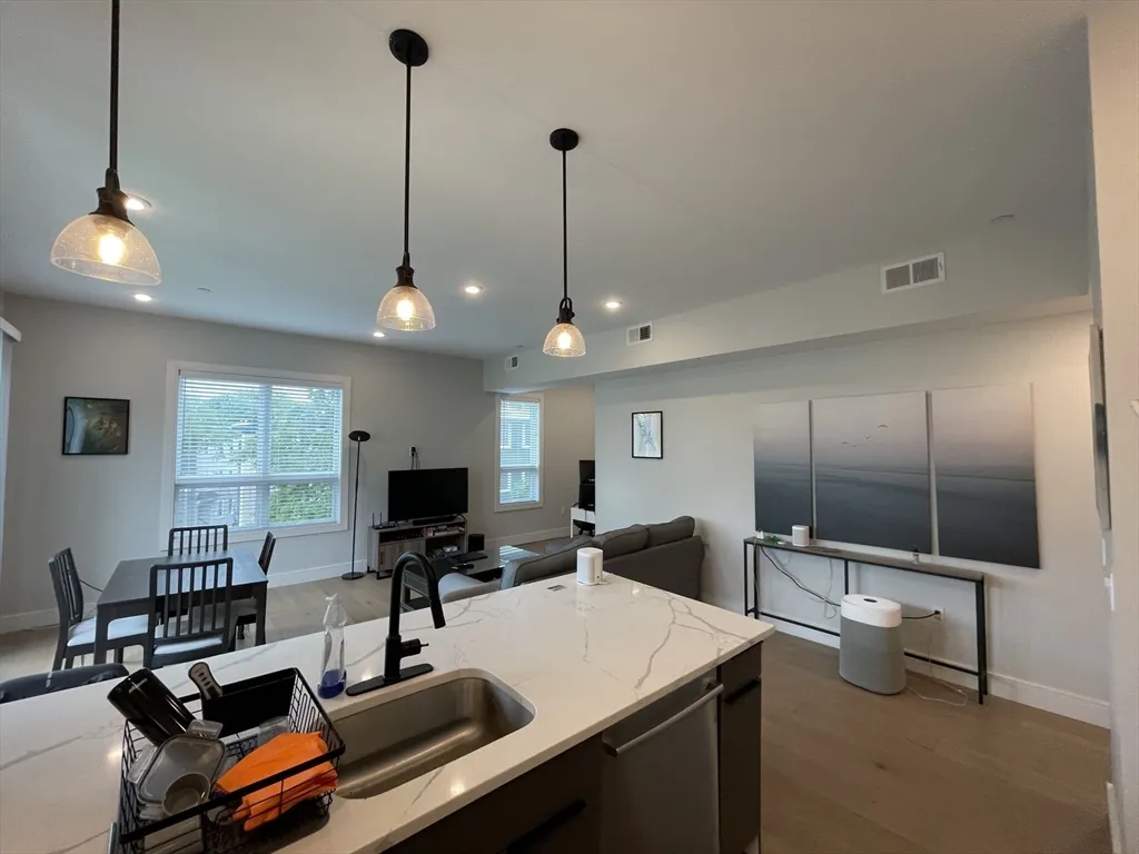 2 bed, 2 bath apartment for rent at 33 Ward St Unit 9, South Boston — photo 5 of 19