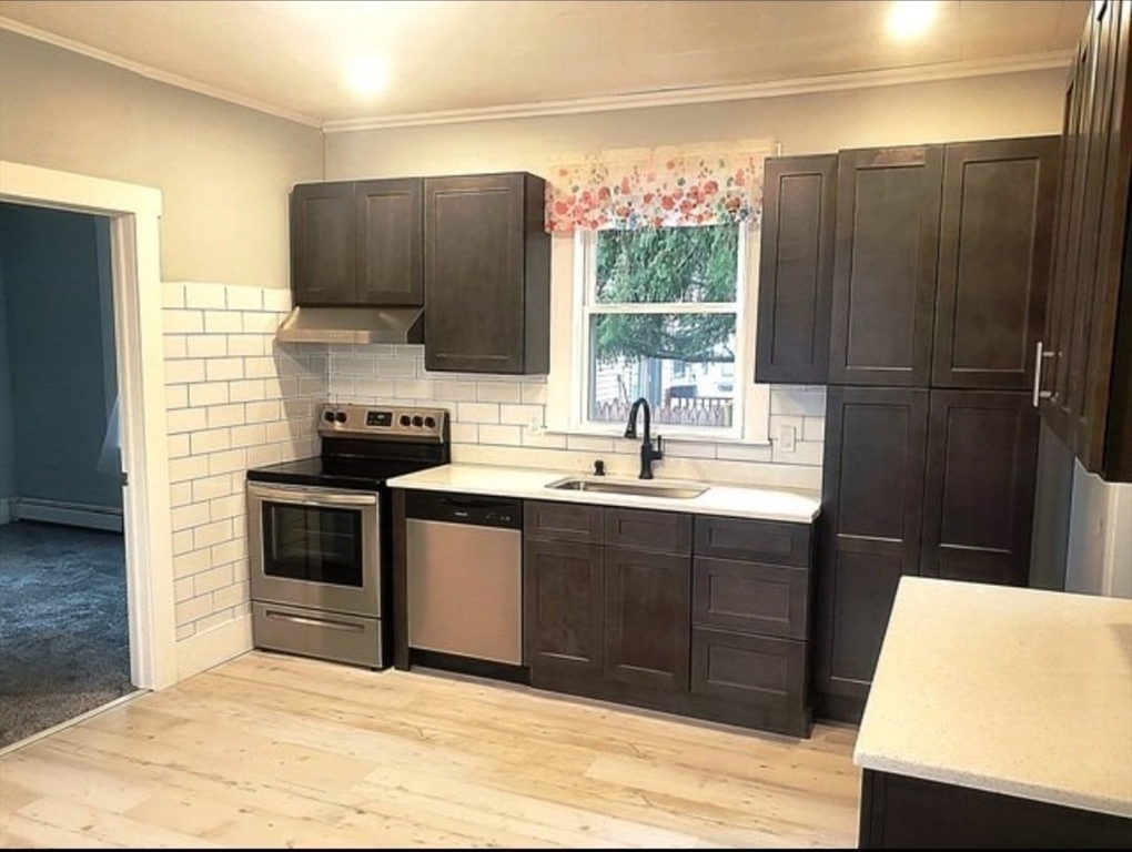 3 bed, 1 bath apartment for rent at 33 Warren St Unit 1, Peabody — photo 4 of 11