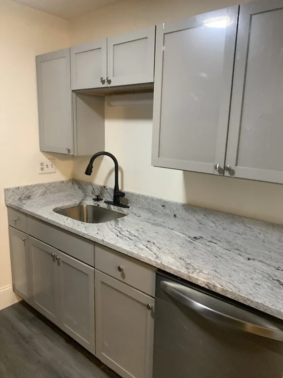 2 bed, 2 bath apartment for rent at 33 Washington St Unit 1, North Medford — photo 5 of 11