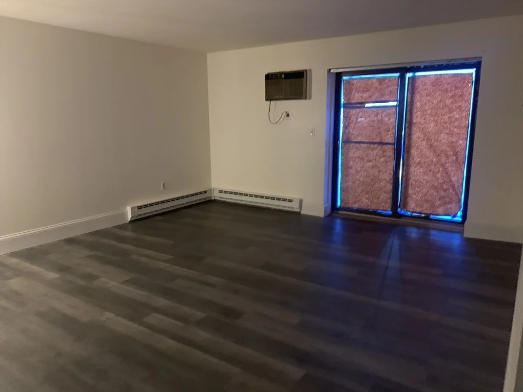 2 bed, 2 bath apartment for rent at 33 Washington St Unit 1, North Medford — photo 2 of 11