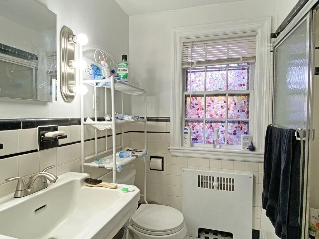3 bed, 1 bath apartment for rent at 33 Wesley St Unit 2, Newton Corner — photo 6 of 12