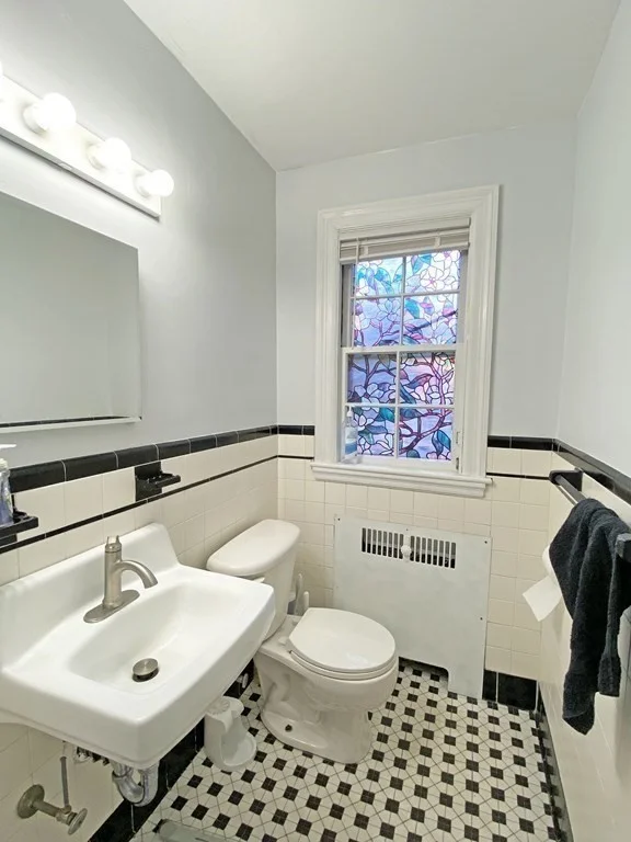 3 bed, 1 bath apartment for rent at 33 Wesley St Unit 2, Newton Corner — photo 9 of 12