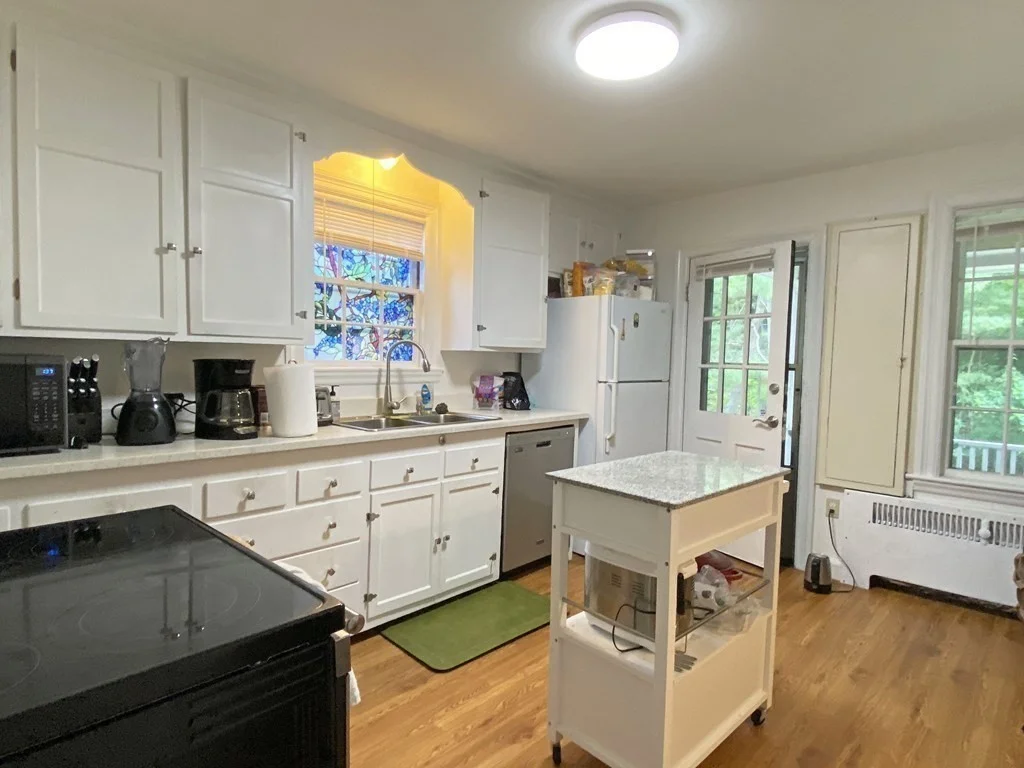 3 bed, 1 bath apartment for rent at 33 Wesley St Unit 2, Newton Corner — photo 5 of 12
