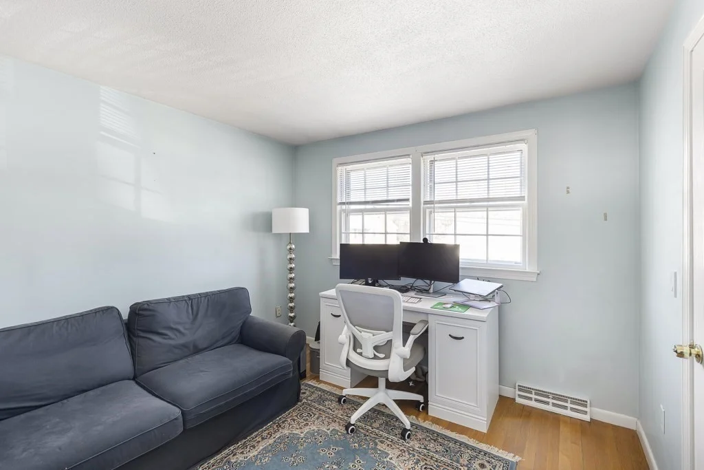 4 bed, 1 bath apartment for rent at 33 Westgate Rd, Framingham — photo 11 of 16