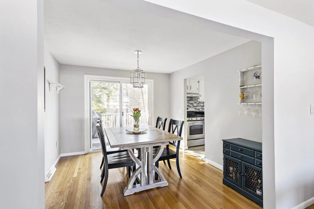 4 bed, 1 bath apartment for rent at 33 Westgate Rd, Framingham — photo 3 of 16