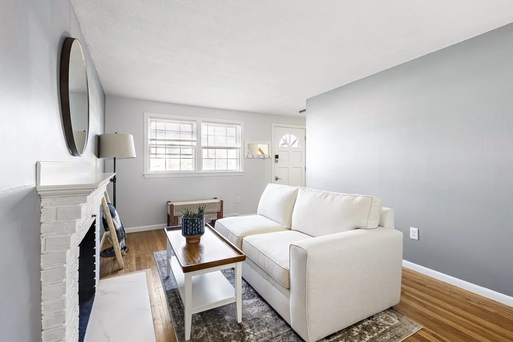 4 bed, 1 bath apartment for rent at 33 Westgate Rd, Framingham — photo 5 of 16