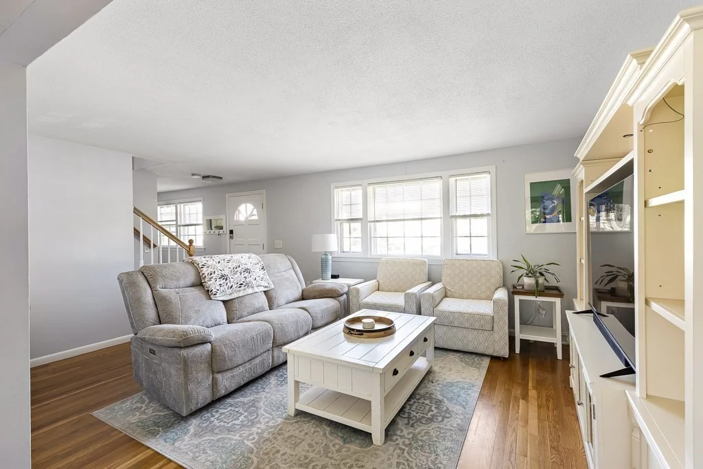 4 bed, 1 bath apartment for rent at 33 Westgate Rd, Framingham — photo 4 of 16