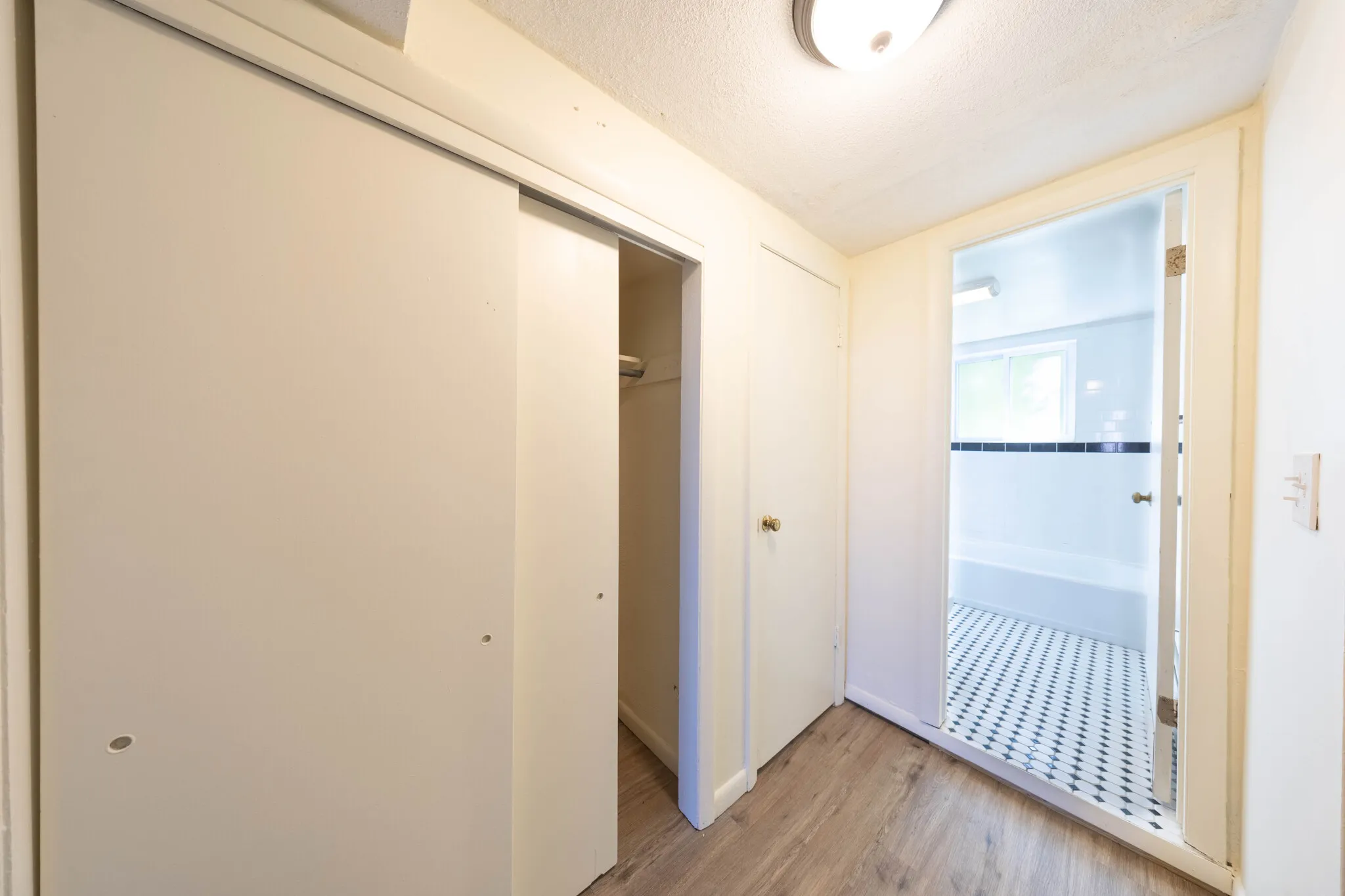 1 bed, 1 bath apartment for rent at 33 Westgate Rd Unit 1, Chestnut Hill — photo 7 of 12