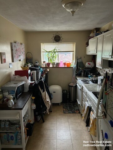 1 bed, 1 bath apartment for rent at 33 Westgate Rd Unit 5, Chestnut Hill — photo 2 of 5