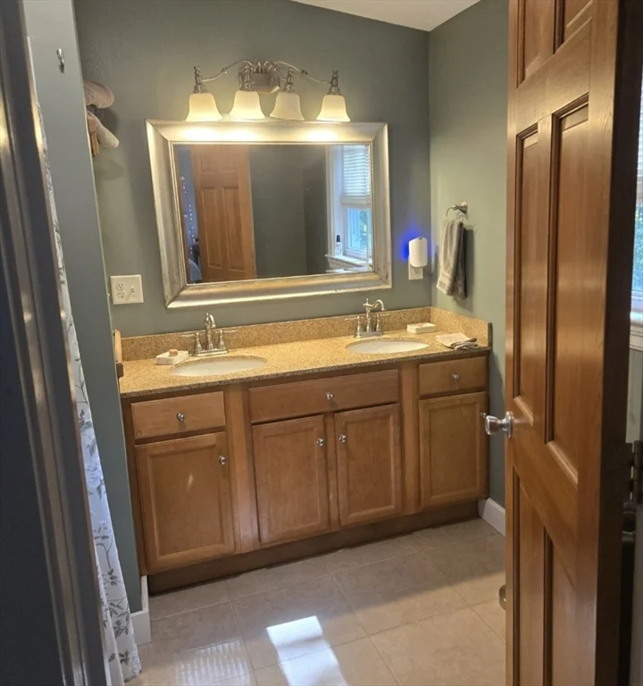 4 bed, 2 bath apartment for rent at 33 White St, Lunenburg — photo 19 of 24