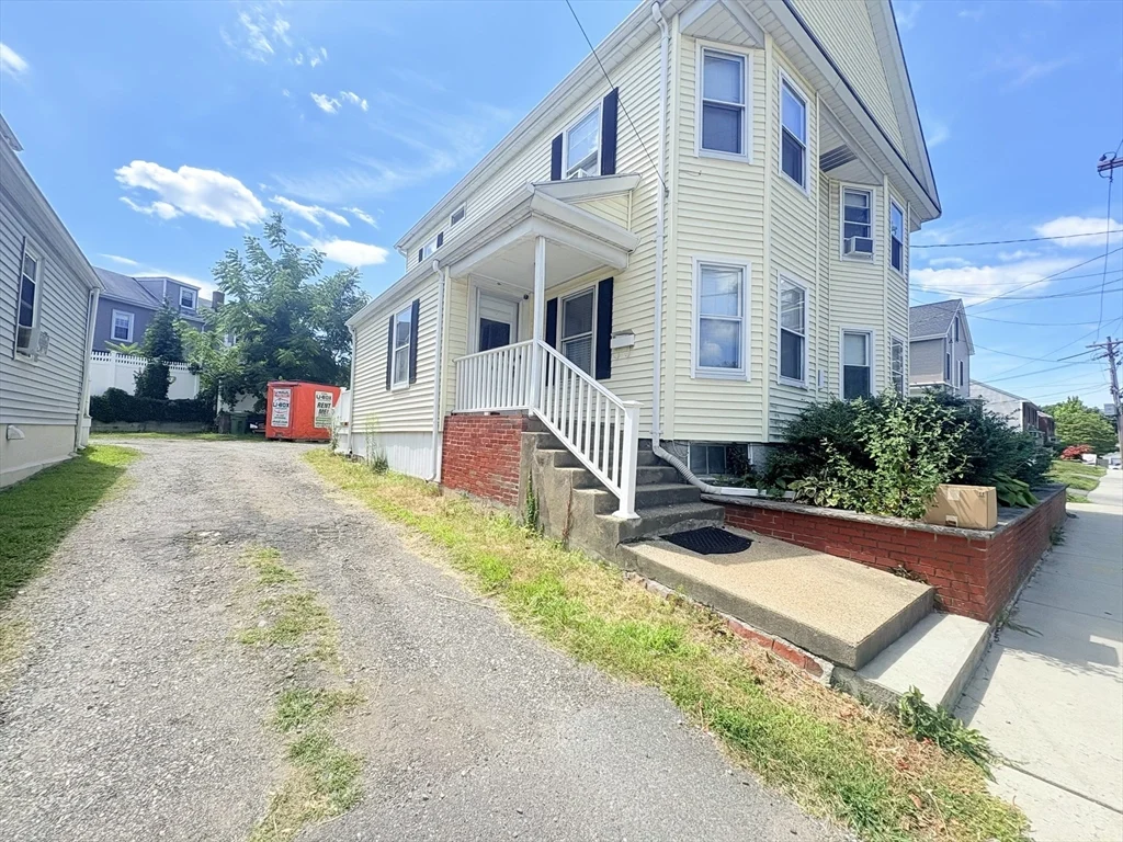 2 bed, 1 bath apartment for rent at 33 Williams St Unit 1, Newton Corner — photo 2 of 15