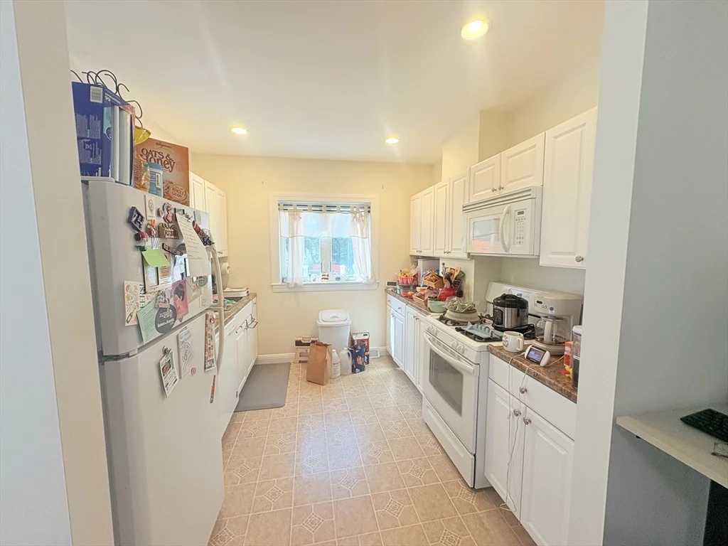 2 bed, 1 bath apartment for rent at 33 Williams St Unit 1, Newton Corner — photo 4 of 15