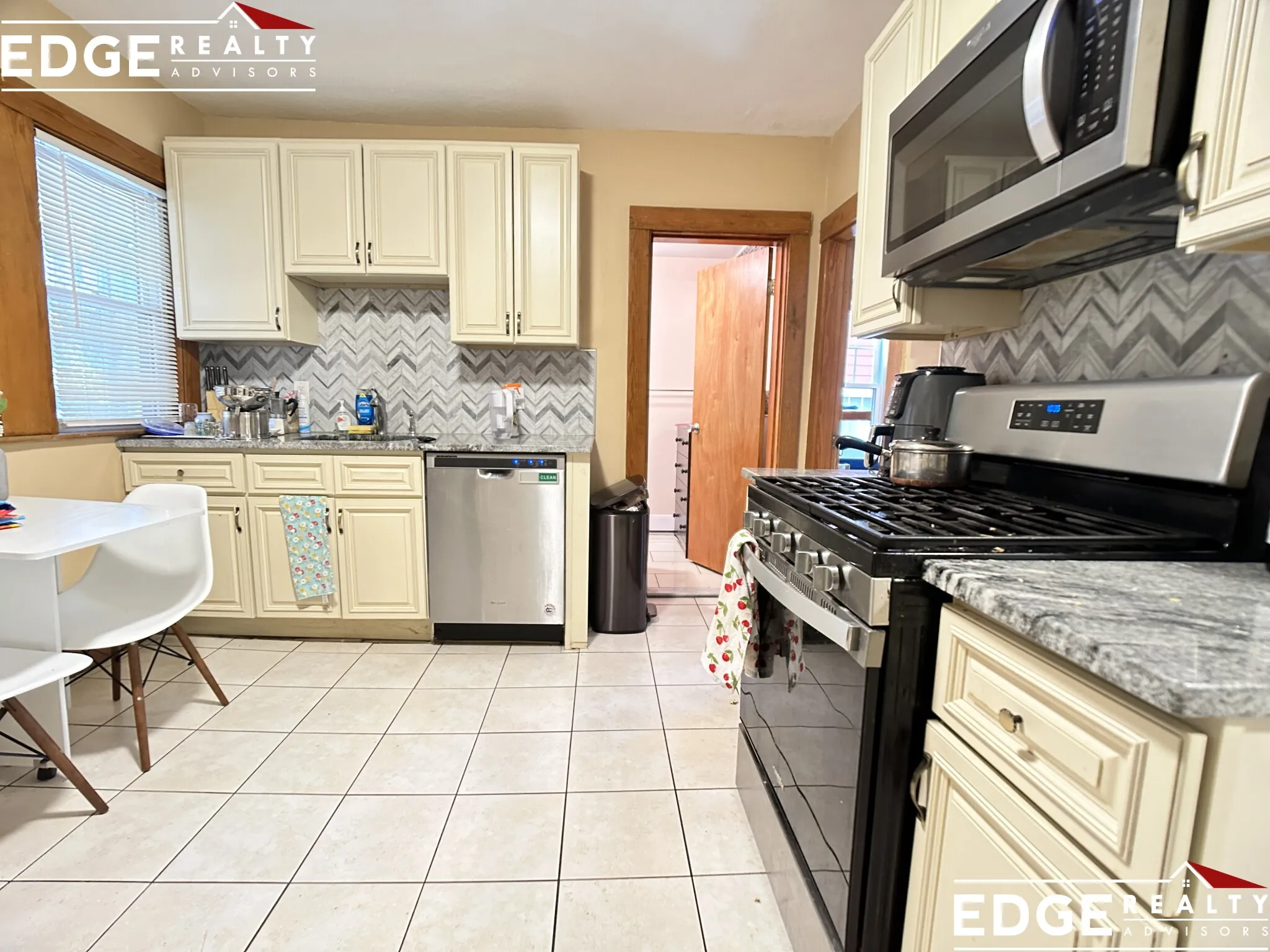 4 bed, 2 bath apartment for rent at 33 Wilson Park Unit 1, Brighton — photo 2 of 10