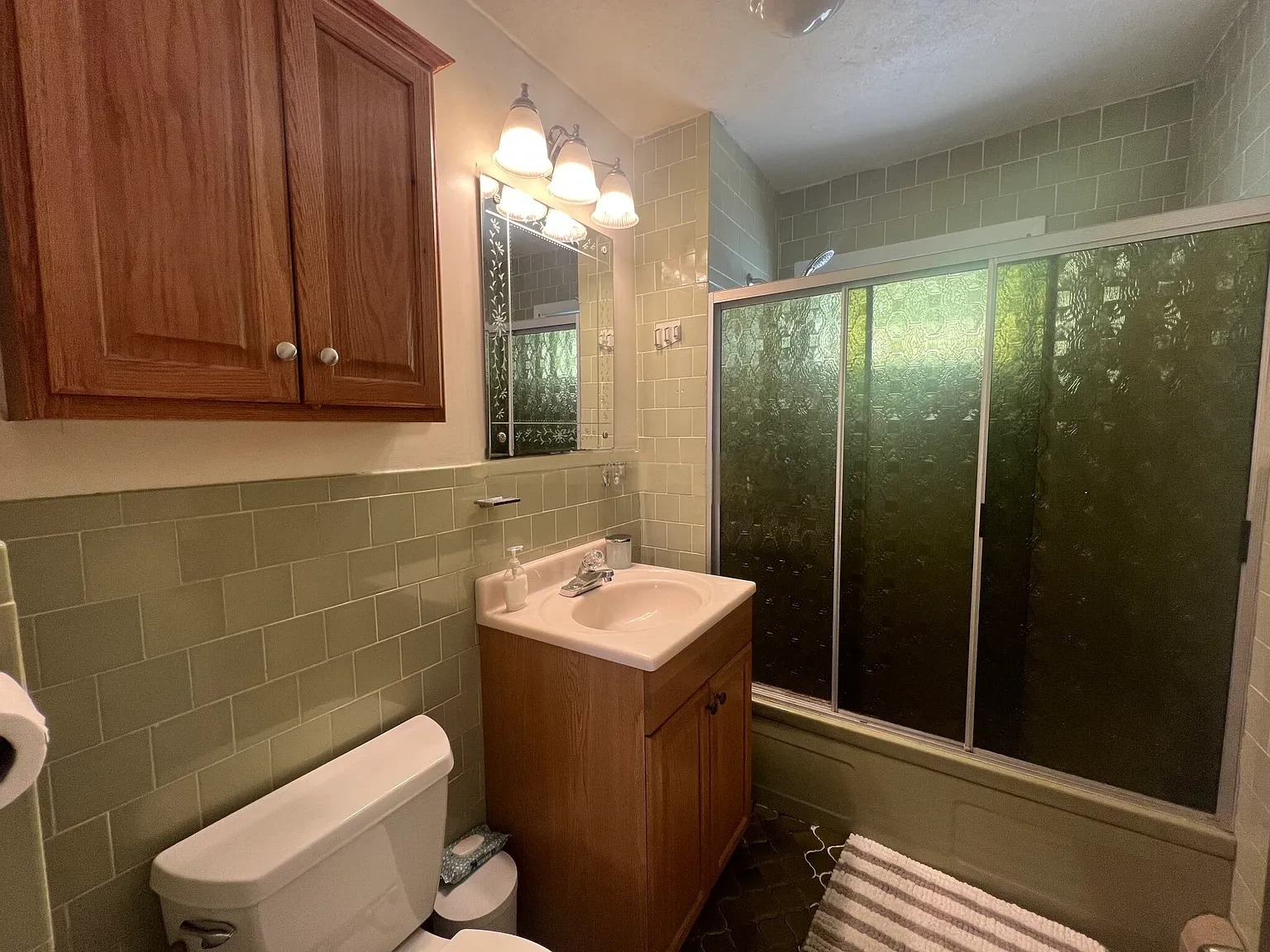 4 bed, 2 bath apartment for rent at 33 Winslow Ave Unit 2, Davis Square — photo 17 of 19
