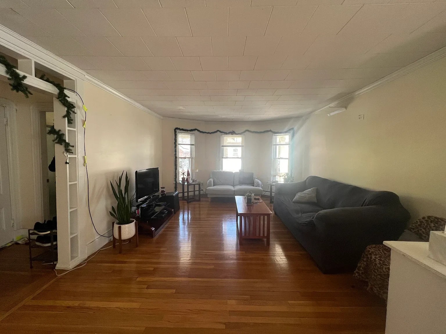 4 bed, 2 bath apartment for rent at 33 Winslow Ave Unit 2, Davis Square — photo 3 of 19