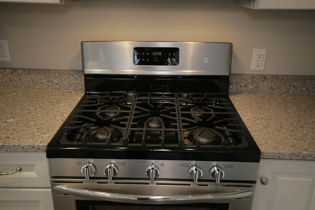 3 bed, 2 bath apartment for rent at 33 Winter Unit A, Norwell — photo 16 of 42