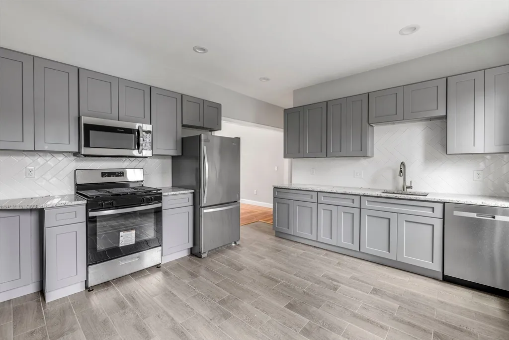 4 bed, 1 bath apartment for rent at 33 Wolcott St Unit 3, Dorchester — photo 2 of 8