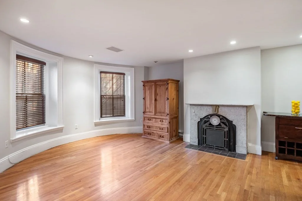 1 bed, 1 bath apartment for rent at 33 Worcester Sq Unit 2, South End
