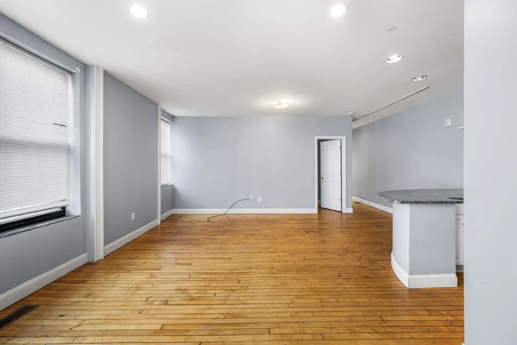 4 bed, 2 bath apartment for rent at 330 1/2 E St Unit 1, South Boston — photo 7 of 22