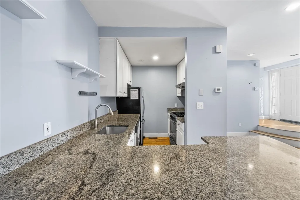 4 bed, 2 bath apartment for rent at 330 1/2 E St Unit 1, South Boston — photo 10 of 22