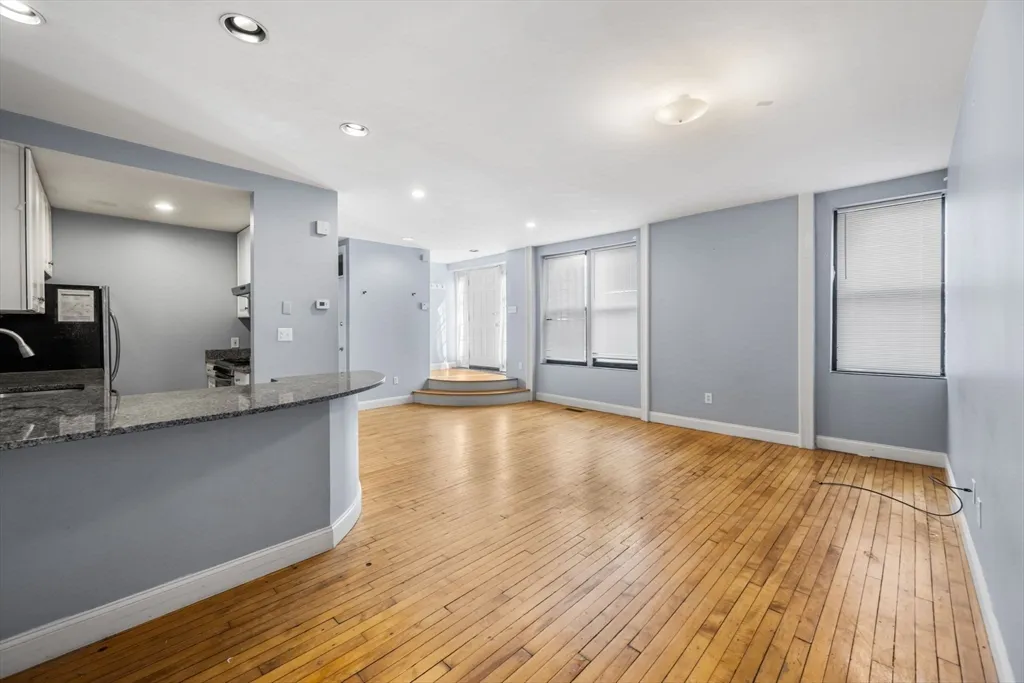 4 bed, 2 bath apartment for rent at 330 1/2 E St Unit 1, South Boston — photo 5 of 22