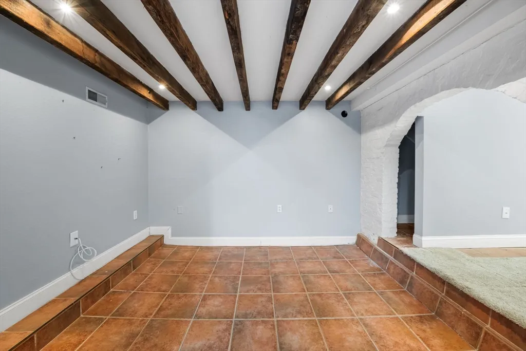 4 bed, 2 bath apartment for rent at 330 1/2 E St Unit 1, South Boston — photo 16 of 22