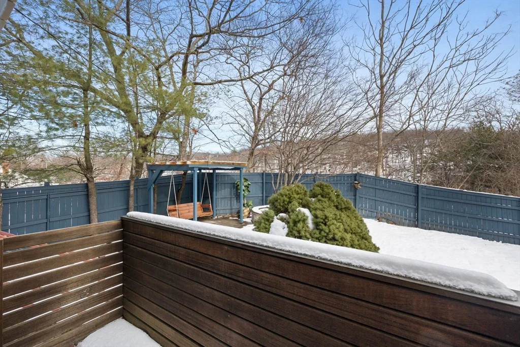 4 bed, 2 bath apartment for rent at 330 Cambridge St, Winchester — photo 33 of 38