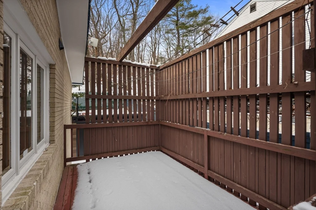 4 bed, 2 bath apartment for rent at 330 Cambridge St, Winchester — photo 32 of 38