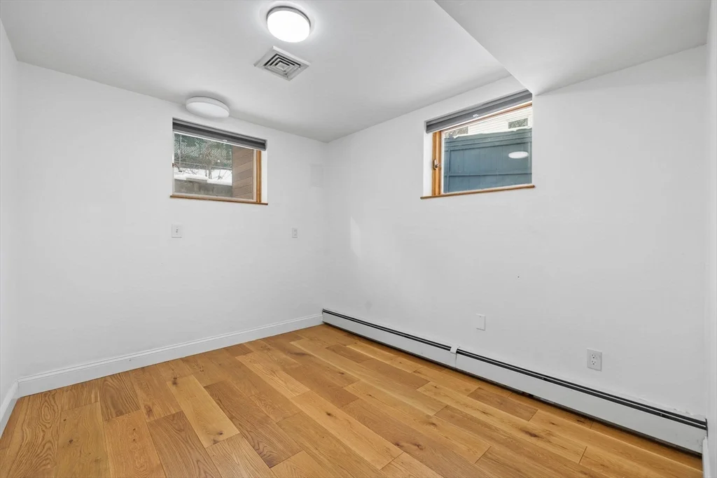 4 bed, 2 bath apartment for rent at 330 Cambridge St, Winchester — photo 27 of 38