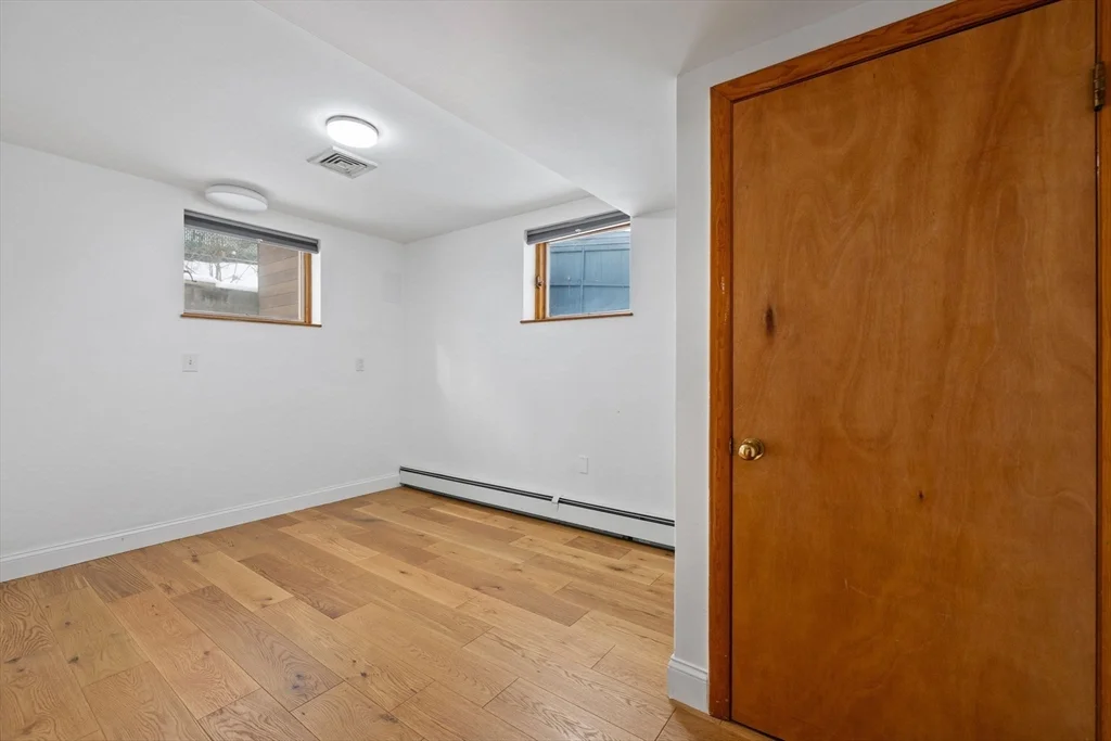 4 bed, 2 bath apartment for rent at 330 Cambridge St, Winchester — photo 28 of 38