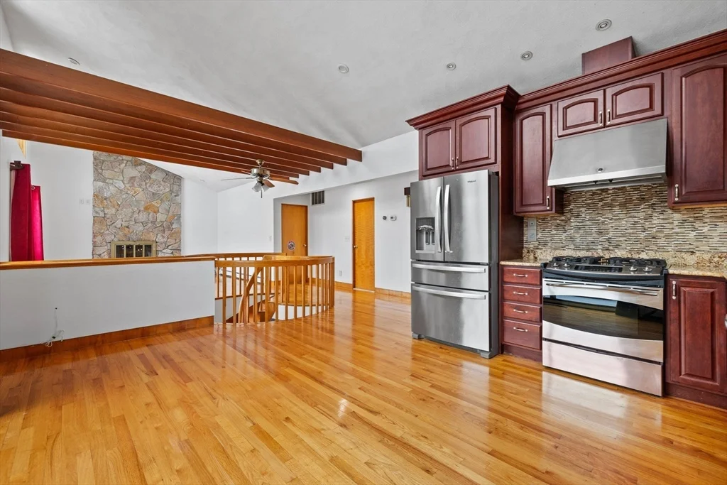 4 bed, 2 bath apartment for rent at 330 Cambridge St, Winchester — photo 6 of 38