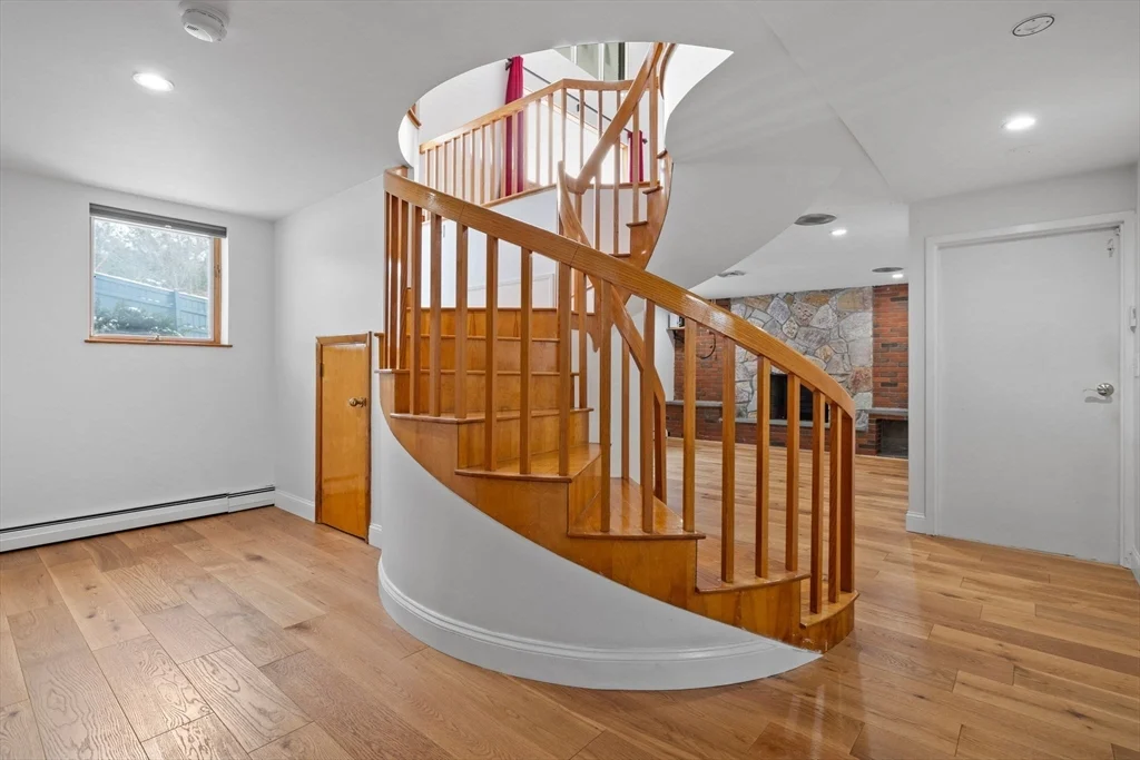 4 bed, 2 bath apartment for rent at 330 Cambridge St, Winchester — photo 14 of 38