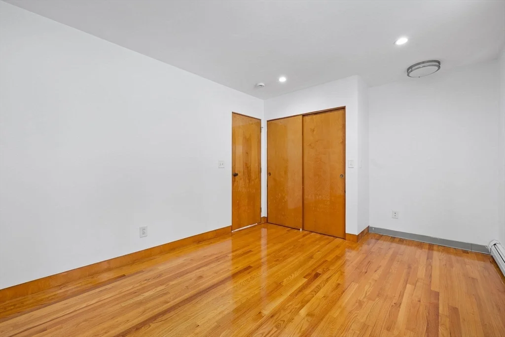 4 bed, 2 bath apartment for rent at 330 Cambridge St, Winchester — photo 18 of 38
