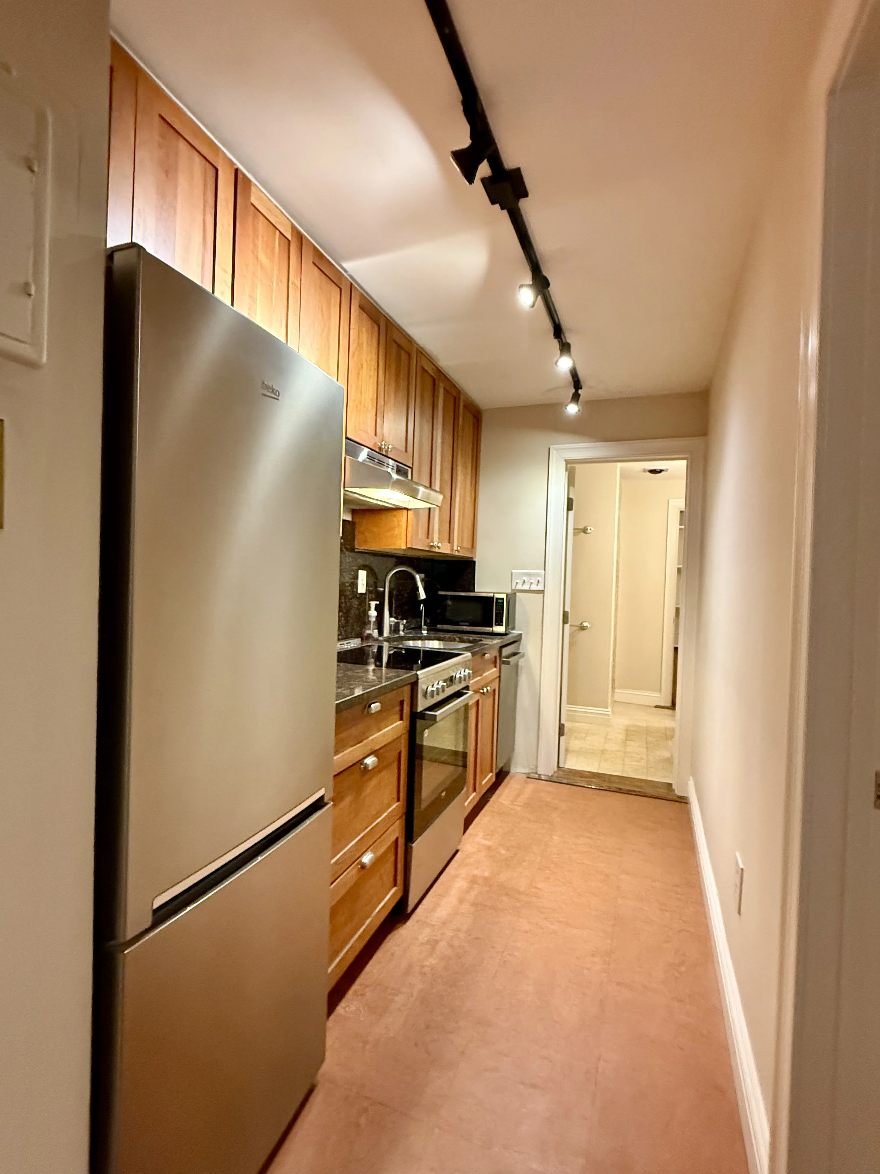 1 bed, 1 bath apartment for rent at 330 Dartmouth St Unit 1B, Back Bay — photo 5 of 8