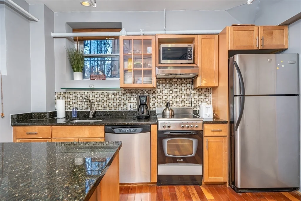 1 bed, 1 bath apartment for rent at 330 Dartmouth St Unit B1, Back Bay — photo 3 of 13