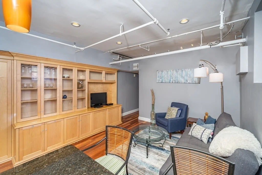 1 bed, 1 bath apartment for rent at 330 Dartmouth St Unit B1, Back Bay — photo 4 of 13