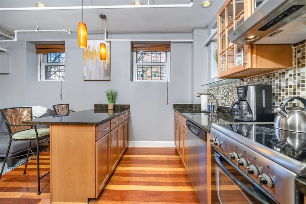 1 bed, 1 bath apartment for rent at 330 Dartmouth St Unit B1, Back Bay — photo 5 of 13