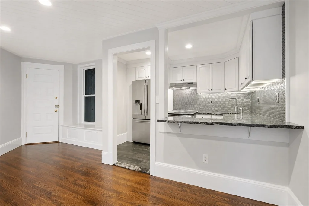 2 bed, 2 bath apartment for rent at 330 Dartmouth Unit 3N, Back Bay — photo 5 of 11