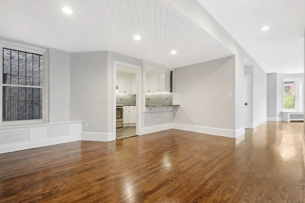 2 bed, 2 bath apartment for rent at 330 Dartmouth Unit 3N, Back Bay — photo 2 of 11